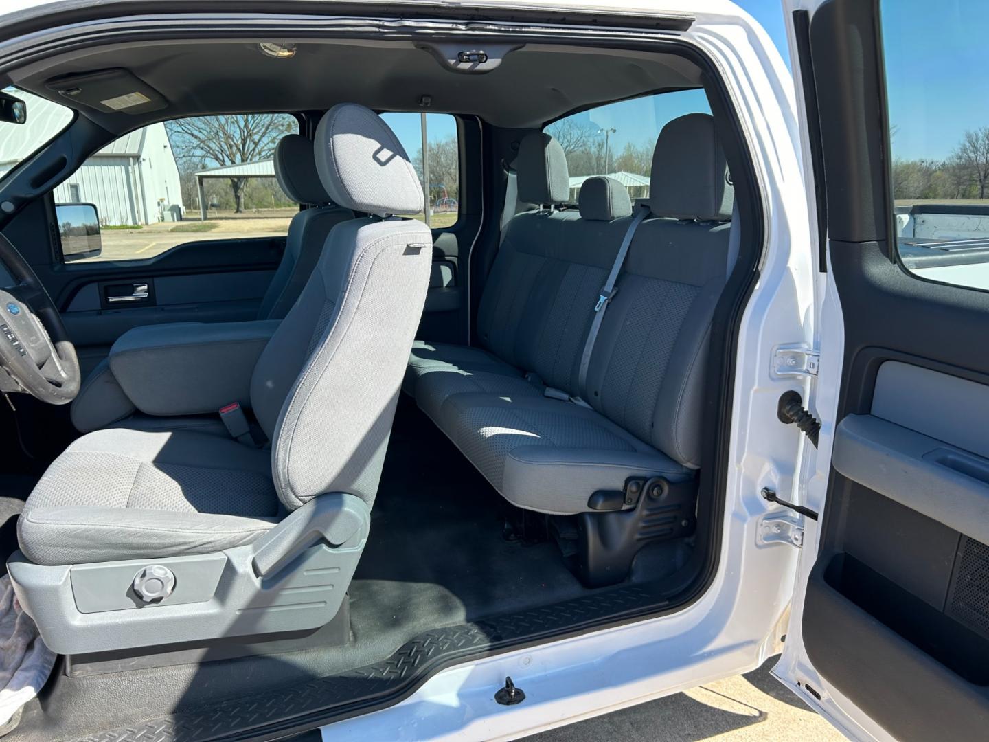 2014 White /Gray Ford F-150 XLT SuperCab 8-ft. Bed 2WD (1FTEX1CM9EK) with an 3.7L V6 DOHC 24V engine, 6-Speed Automatic transmission, located at 17760 Hwy 62, Morris, OK, 74445, (918) 733-4887, 35.609104, -95.877060 - 2014 FORD F-150 XLT SUPERCAB 8-ft. BED 2WD 3.7L V6 FEATURES KEYLESS REMOTE ENTRY, POWER LOCKS, POWER WINDOWS, AM/FM STEREO, SIRIUS XM STEREO, CD PLAYER, AUXILLARY PORT, HANDS-FREE BLUETOOTH CALLING, CRUISE CONTROL, TRACTION CONTROL, MULTI-FUNCTIONING STEERING WHEEL CONTROLS. HAS 169,145 MILES WITH 2 - Photo#13